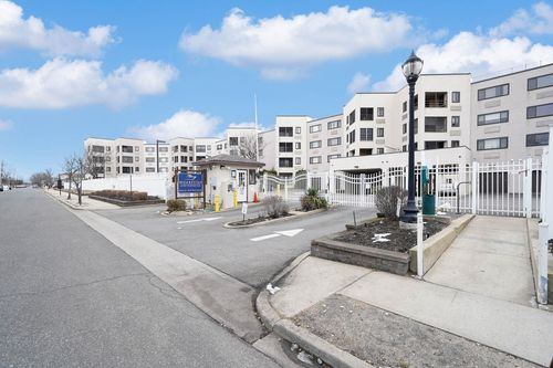 apt-234-725 Miller Ave, Freeport, NY, 11520-6354 | Card Image