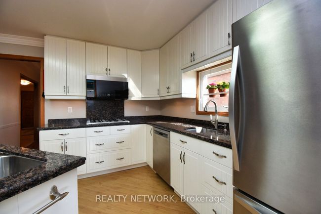 14 Ingrid Crt, House other with 6 bedrooms, 4 bathrooms and 1 parking in Hamilton ON | Image 11