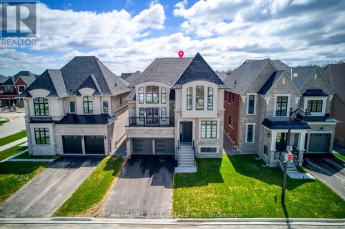 35 Gianvito Crescent, King (King City), ON, L7B0T2 | Card Image