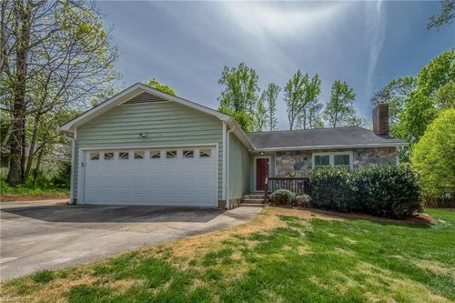 5744 Windworth Drive, Winston Salem, NC, 27106 | Card Image