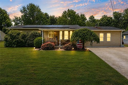 220 Oak Park Ln, New Castle, PA, 16101-9278 | Card Image