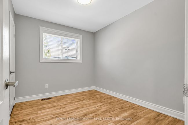 14 Albion Cres, House attached with 5 bedrooms, 3 bathrooms and 4 parking in Brampton ON | Image 17