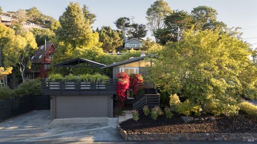 214 Cleveland Court, Mill Valley, CA, 94941 | Card Image