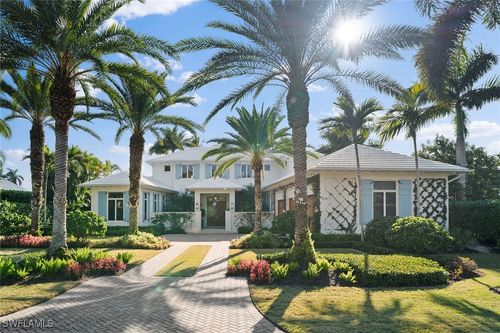 575 Palm Cir E, NAPLES, FL, 34102-5558 | Card Image