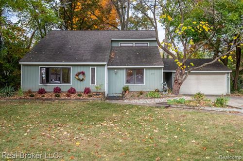 2753 Buena Vista Drive, Highland Twp, MI, 48356 | Card Image