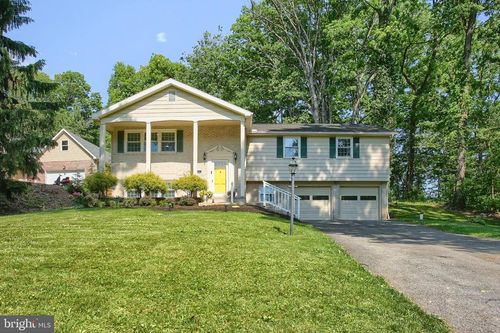 25 Hickory Rd, Carlisle, PA, 17015-9707 | Card Image