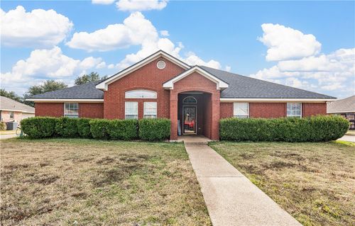 216 Toluca Trail, Hewitt, TX, 76643 | Card Image