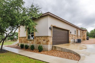 2127 Oakwood Hollow, House other with 4 bedrooms, 2 bathrooms and 6 parking in New Braunfels TX | Image 3