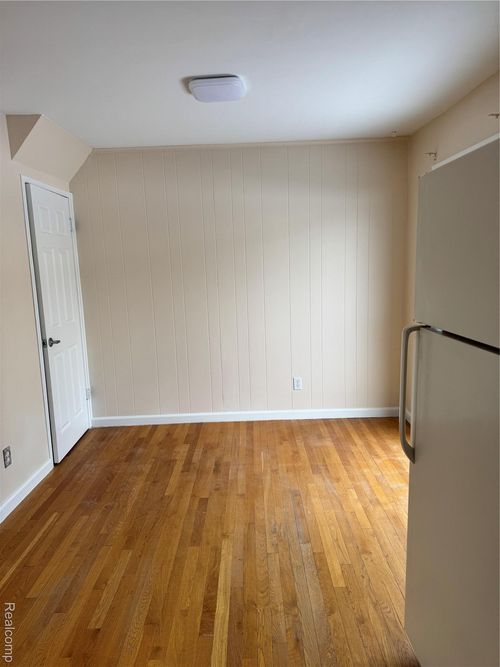 317-20041 N Great Oaks Cir, Clinton Township, MI, 48036-2435 | Card Image