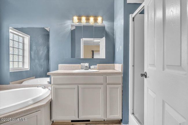 PRIMARY BATH | Image 15