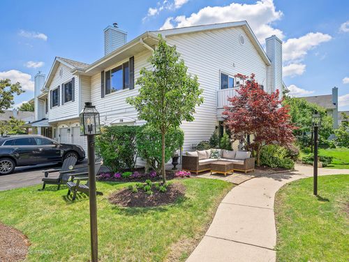 4-10-556 Willowcreek Ct, Clarendon Hills, IL, 60514-3602 | Card Image