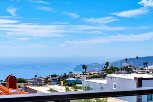 920 Quivera St, Laguna Beach, CA, 92651-3819 | Card Image
