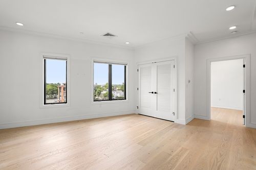 503-50 Leo M Birmingham, Boston, MA, 02215 | Card Image