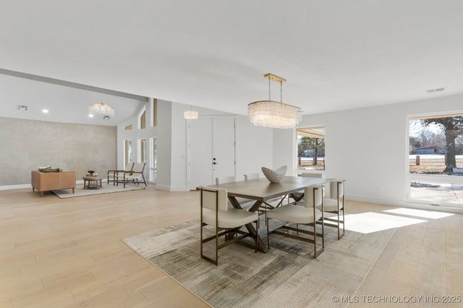 Formal dining area | Image 13