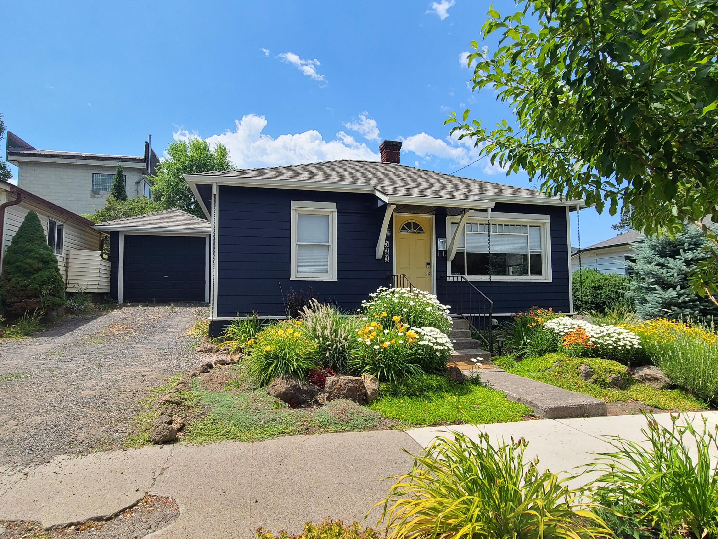 Hill St, Bend, OR 97703