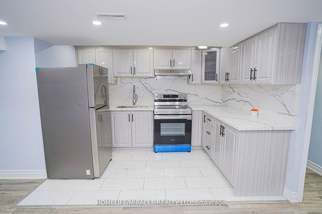 23 Hollowgrove Blvd, House other with 6 bedrooms, 5 bathrooms and 4 parking in Brampton ON | Image 31
