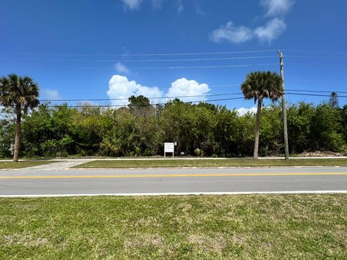 1654 N Central Ave, Sebastian, FL, 32958-3808 | Card Image