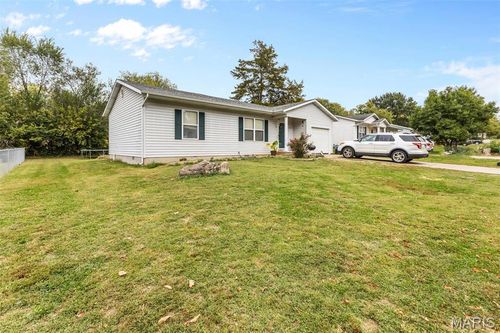 579 Kimberly Ct, Farmington, MO, 63640-2032 | Card Image