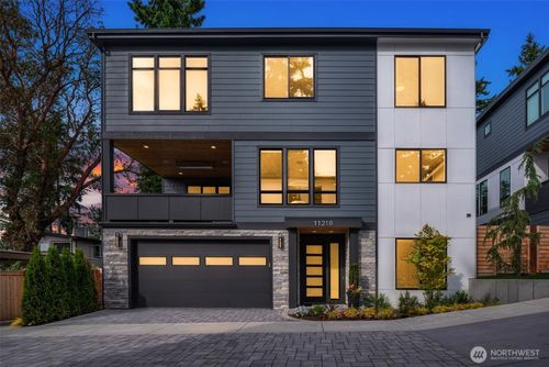 3-11218 Ne 67th St, Kirkland, WA, 98033-7113 | Card Image