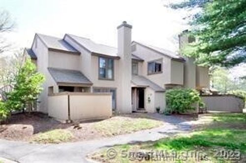 3-3 Woods Hollow Ct, Avon, CT, 06001-4542 | Card Image