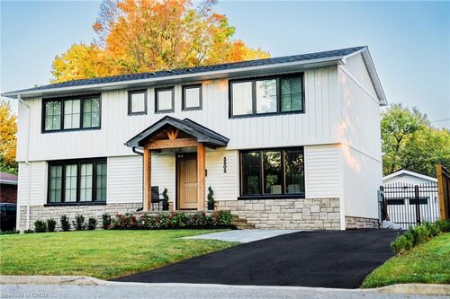 5502 Eaton Ave, Burlington, ON, L7L3S8 | Card Image