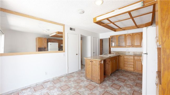 1723 Appleton Way, Condo with 2 bedrooms, 2 bathrooms and 2 parking in Pomona CA | Image 7