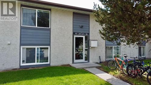 27-717 21st Ave N, Cranbrook, BC, V1C5T9 | Card Image