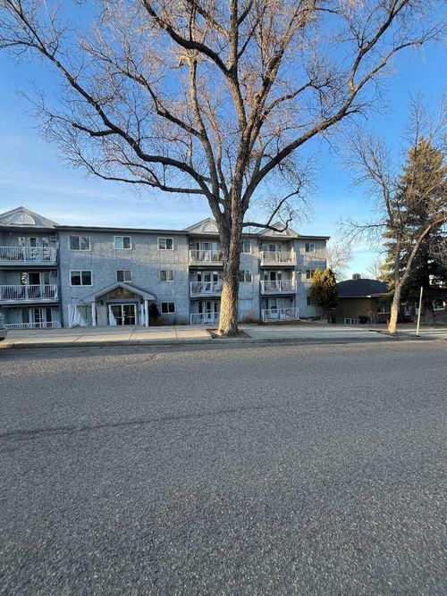 105-252 4 St Se, Medicine Hat, AB, T1A0K1 | Card Image