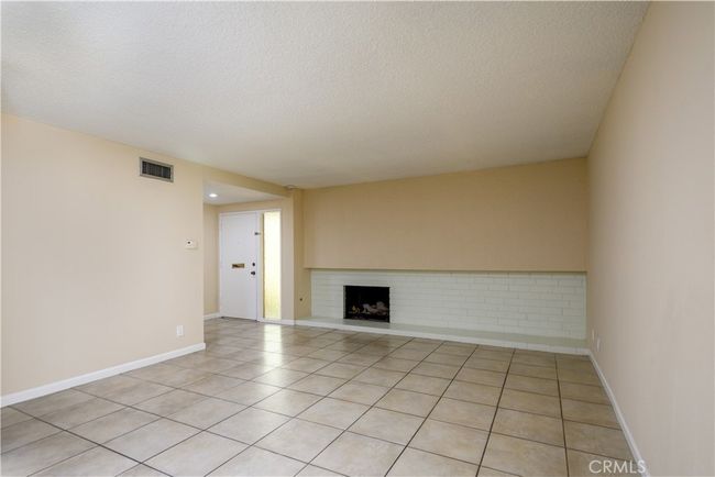 8 - 1881 Mitchell Ave, Condo with 3 bedrooms, 2 bathrooms and 1 parking in Tustin CA | Image 5