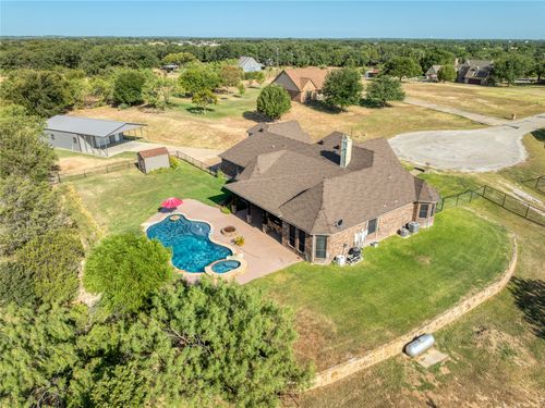 124 Carnes Ct, Springtown, TX, 76082-7174 | Card Image