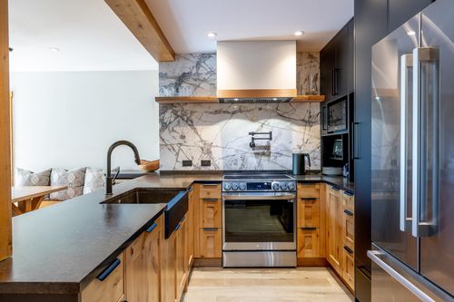 23-6127 Eagle Ridge Cres, Whistler, BC, V8E0W7 | Card Image