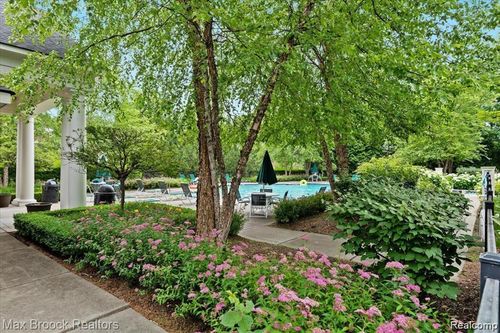 3101 Cameron Cir, Commerce Twp, MI, 48390-5825 | Card Image