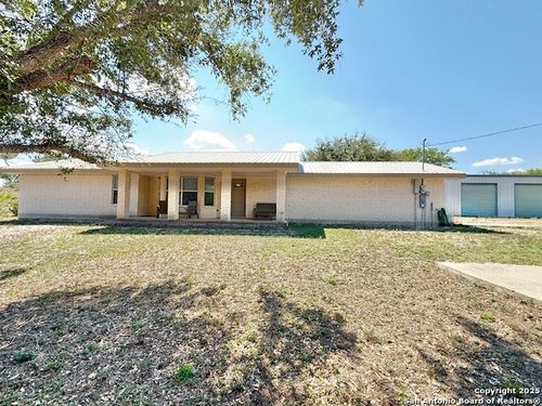 1069 Highway 72, Three Rivers, TX, 78071-2589 | Card Image