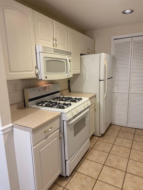 327 Birchwood Rd, Medford, NY, 11763-1236 | Card Image