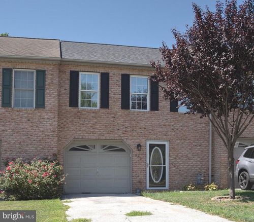 661 Hartman Ave, HANOVER, PA, 17331-3710 | Card Image