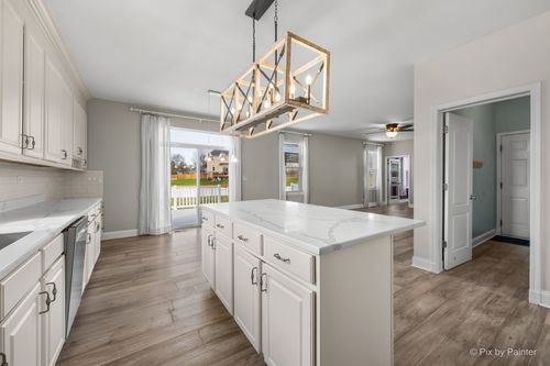 3084 Seekonk Ave, Elgin, IL, 60124-8937 | Card Image