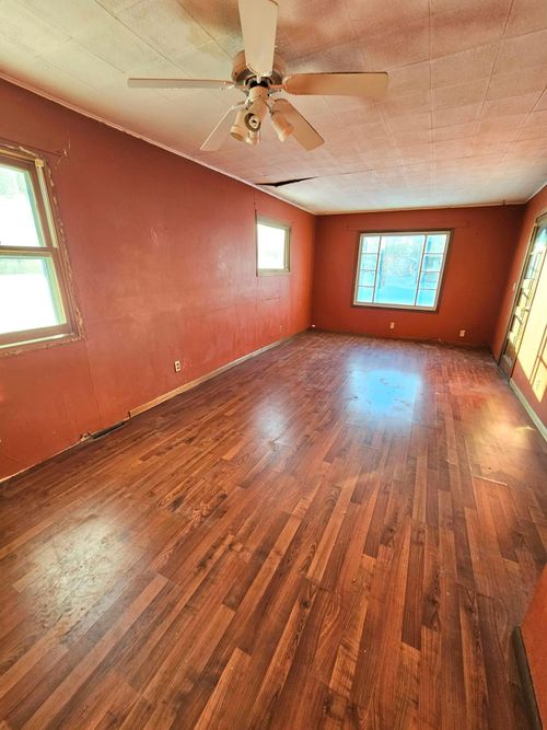 414 Crocker Ave S, Thief River Falls, MN, 56701-3207 | Card Image