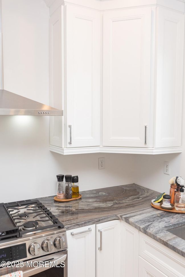 10 English Path, House other with 5 bedrooms, 3 bathrooms and null parking in Freehold NJ | Image 27