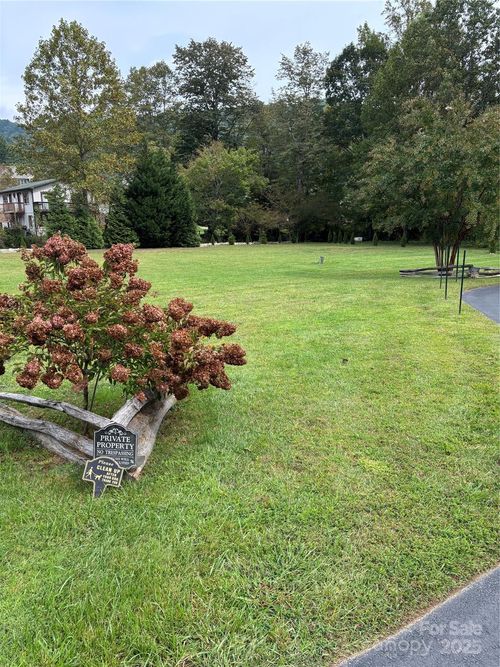 000 Rushing Creek Ln, Maggie Valley, NC, 28751 | Card Image