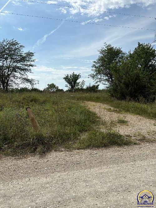 00000 Q Rd, Hoyt, KS, 66440 | Card Image