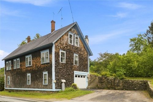 32 Hopkins Hollow Rd, Coventry, RI, 02827-2204 | Card Image