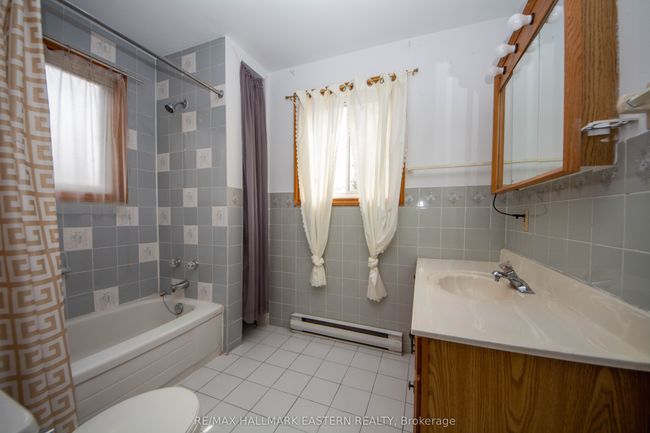 1682 Poplar Point Rd S, House other with 3 bedrooms, 1 bathrooms and 2 parking in Selwyn ON | Image 12