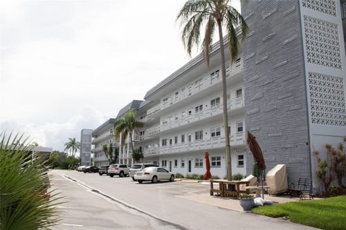 apt-309-3018 59th St S, Gulfport, FL, 33707-5732 | Card Image