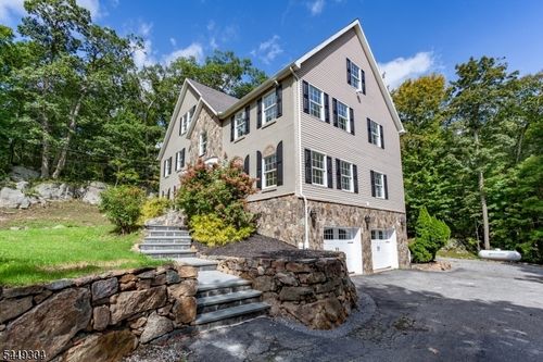 14 Hidden Valley Dr, Vernon, NJ, 07462-3119 | Card Image