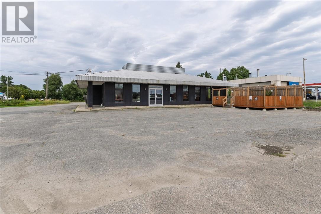 Commercial Sale in Val Caron