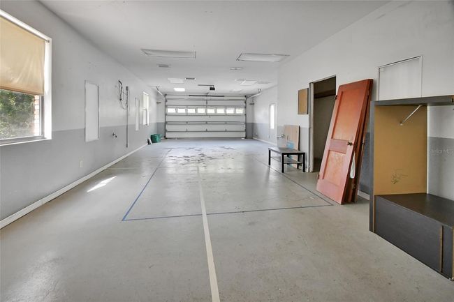 3-Car Garage | Image 33