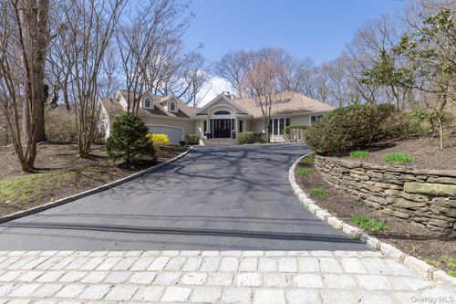 41 Landing Meadow Rd, Smithtown, NY, 11787-1123 | Card Image