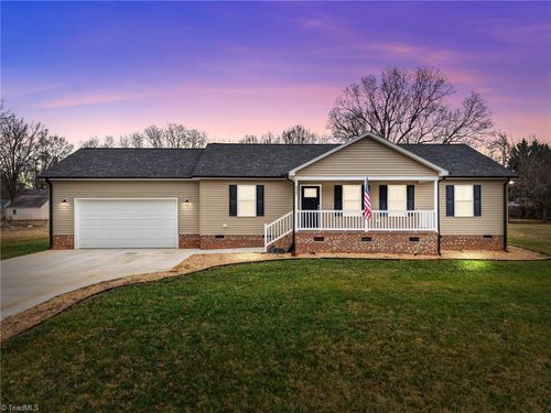 522 N Staley St, Liberty, NC, 27298-8674 | Card Image