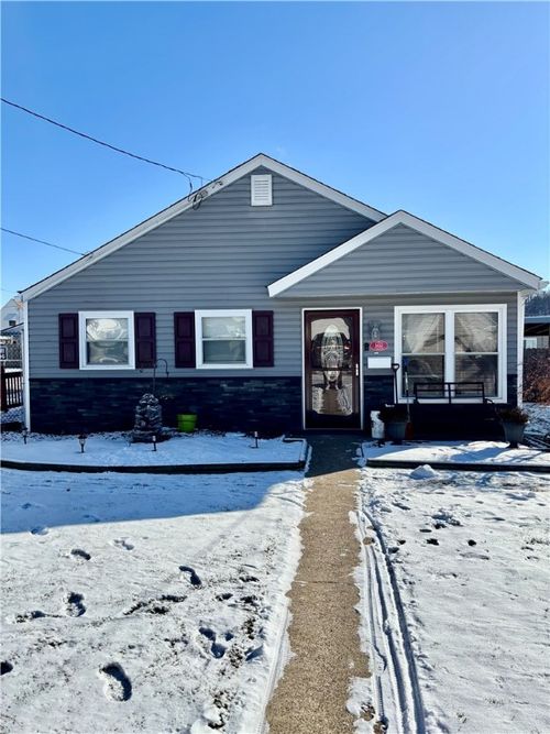 102 Violet Dr, Lower Burrell, PA, 15068-3336 | Card Image