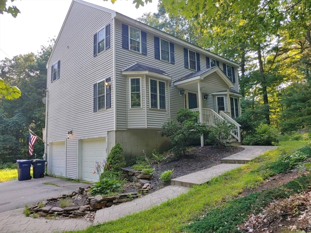 Vinton Rd, Sturbridge, MA 01566
